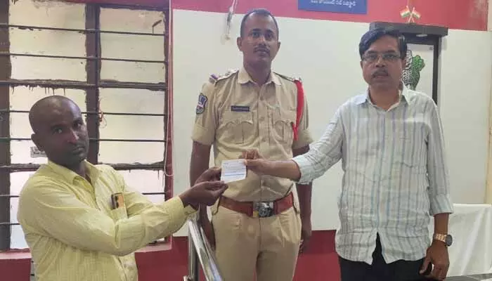 దాబాలో మద్యం సిట్టింగ్ కి అనుమతి లేదు : ఎస్పీ రాజేష్ చంద్ర దాబాలో మద్యం సిట్టింగ్ కి అనుమతి లేదు : ఎస్పీ రాజేష్ చంద్ర
