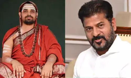 శంకర్‌మఠ్‌లో సీఎం రేవంత్‌ ప్రత్యేక పూజలు.. విధుశేఖర భారతీ స్వామితో భేటీ