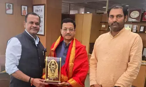 తెలంగాణ పత్తి రైతుల కష్టాలు తీర్చాలని CCI ఛైర్మన్‌ను విజ్ఞప్తి చేసిన మంత్రి కోమటిరెడ్డి వెంకట్ రెడ్డి
