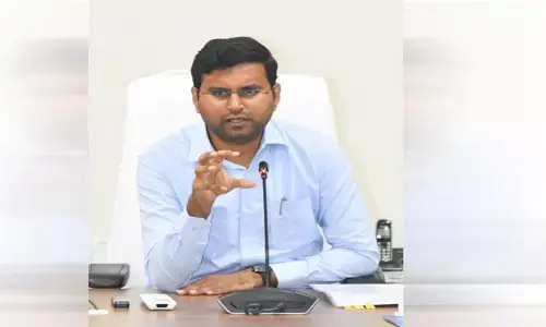 తుపాను ప్రభావంతో రైతులు నష్టపోకుండా చూడాలి : కలెక్టర్ బీఎం సంతోష్