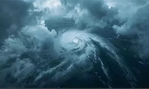 రాత్రి లోగా తీరాన్ని తాకనున్న మొంథా