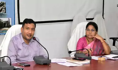 సీఎంఆర్ సరఫరా వేగవంతం చేయాలి : క‌లెక్ట‌ర్ రాజ‌ర్షి షా