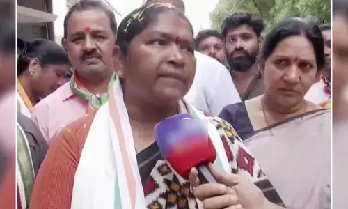 దండుపాళ్యం బ్యాచ్ అంటే దంచికొడతాం: మంత్రి సీతక్క హెచ్చరిక