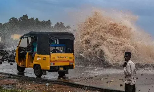 ఎట్టి పరిస్థితుల్లో ఇళ్ల నుంచి బయటకు రావొద్దు.. ప్రాణాలకే ప్రమాదం