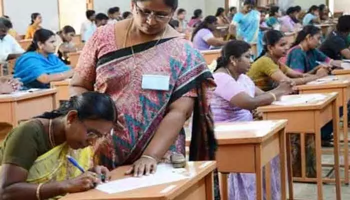 టెట్ కనీస ఉత్తీర్ణత మార్కులను తగ్గించాలి : ఎస్టీయూ టీయస్ డిమాండ్ టెట్ కనీస ఉత్తీర్ణత మార్కులను తగ్గించాలి : ఎస్టీయూ టీయస్ డిమాండ్