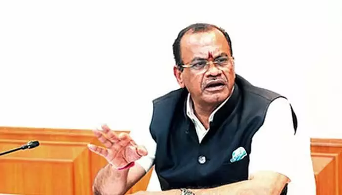 ఫీల్డ్ లెవెల్లో హై అలెర్ట్గా ఉండాలి.. R&B అధికారులకు మంత్రి కోమటిరెడ్డి ఆదేశాలు ఫీల్డ్ లెవెల్లో హై అలెర్ట్గా ఉండాలి.. R&B అధికారులకు మంత్రి కోమటిరెడ్డి ఆదేశాలు