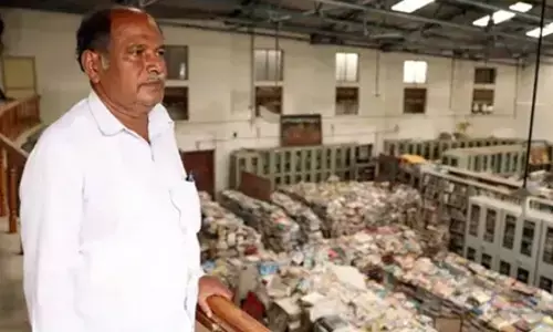 పుస్తకాల మనె.. అంకే గౌడ అరుదైన సేకరణలు.!