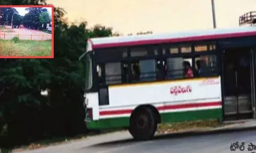 యూటర్న్ కోసం టోల్ ప్లాజా వరకు తప్పని ప్రయాణం