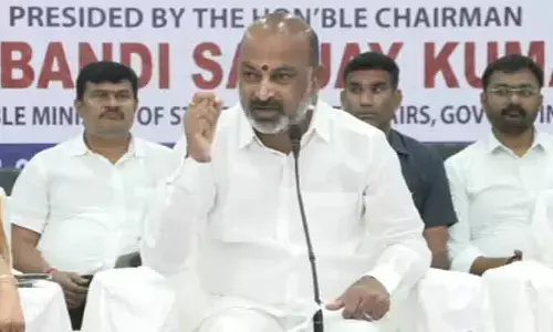 నిధుల డైవర్షన్‍పై కేంద్రం సీరియస్ నిఘా: బండి సంజయ్