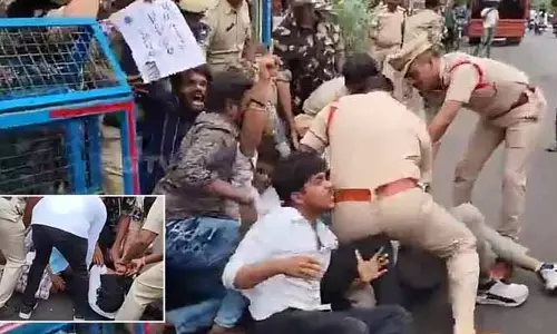 మంత్రి పొన్నం ఇంటి ముట్టడికి ABVP కార్యకర్తల యత్నం.. తీవ్ర ఉద్రిక్తత, తోపులాట