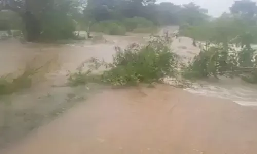 లంక గ్రామాన్ని తలపిస్తోన్న చంద్రాయ‌న్ ప‌ల్లి