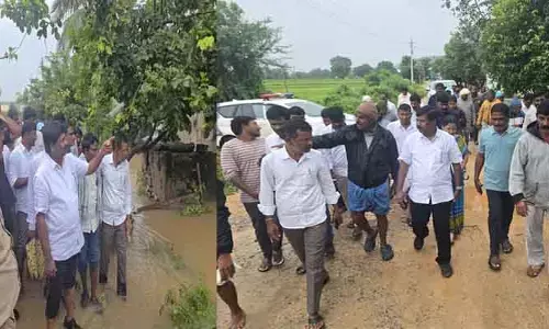 వ‌ర‌ద ప్ర‌భావిత ప్రాంతాల్లో ప‌ర్య‌టించిన ఎమ్మెల్యే వంశీకృష్ణ