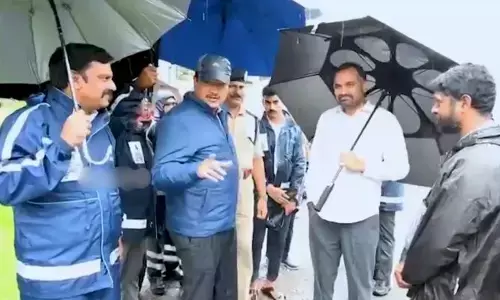 భారీ వర్షాలు... నేరుగా రంగంలోకి దిగిన హైడ్రా, GHMC క‌మిష‌న‌ర్లు