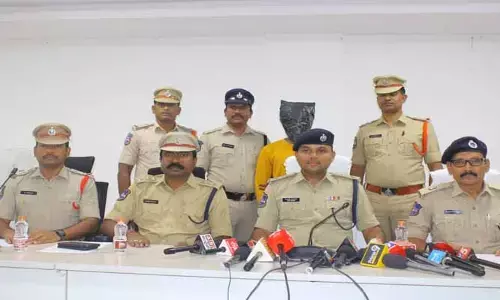 వివాహేత‌ర సంబంధం బ‌య‌ట ప‌డుతుంద‌ని హ‌త్య : ఎస్పీ గైక్వాడ్ వైభ‌వ్ ర‌ఘునాథ్