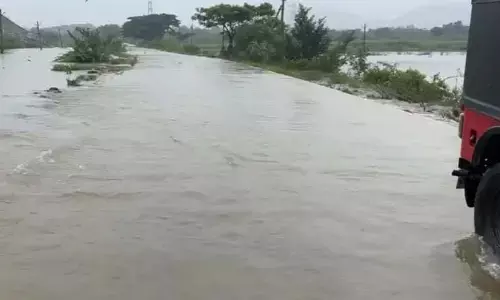 రేవ‌ల్లి మండ‌లంలో భారీ వ‌ర్షాలు.. కానరాని మండల అధికారులు
