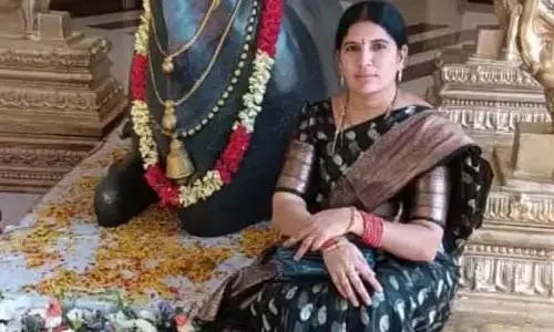 ఇంటి ఓన‌ర్ ఒత్తిడి కారణంగా సీనియ‌ర్ అసిస్టెంట్ నీలిమ మృతి
