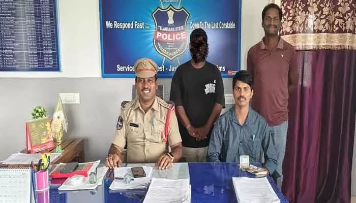 సైబర్ నేరగాడి అరెస్టు సైబర్ నేరగాడి అరెస్టు