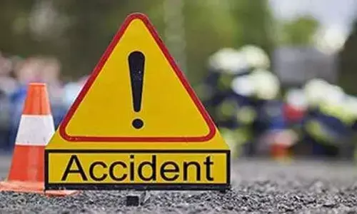 లోయలో పడిపోయిన కారు.. ముగ్గురు మృతి