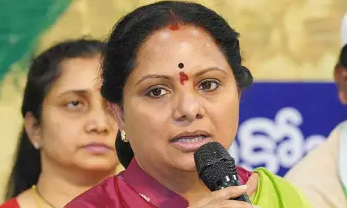 గోదావరి జలాల ఎత్తిపోతలపై మౌనమెందుకు.. ప్రభుత్వానికి కవిత సూటి ప్రశ్న