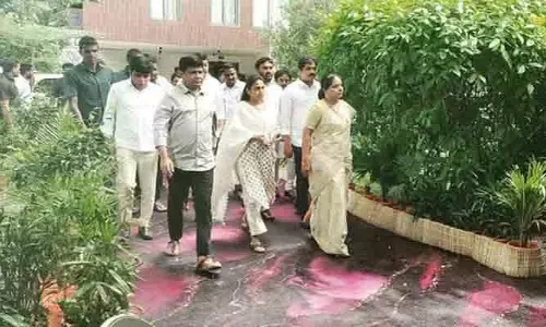 రాష్ట్ర రాజకీయాల్లో ఆసక్తికర పరిణామం.. హరీష్‌రావు ఇంటికి వెళ్లిన కల్వకుంట్ల కవిత