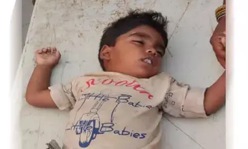 విద్యుత్ అధికారుల నిర్లక్ష్యం..బాలుడు మృతి
