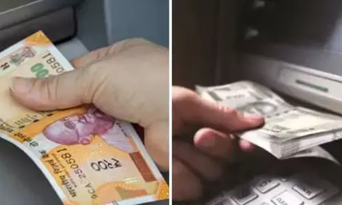Debit Cards: తగ్గిపోతున్న డెబిట్ కార్డుల వాడకం.. చెల్లింపుల్లో యూపీఐ ఆధిపత్యం