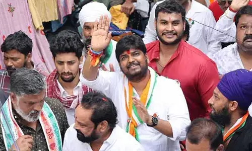 నవీన్ యాదవ్ ఇంటివద్ద మొదలైన గెలుపు సంబురాలు