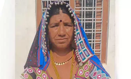 రోడ్డు ప్రమాదంలో మహిళ మృతి