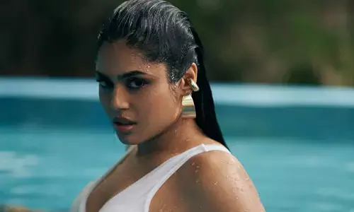 Faria Abdullah : స్విమ్మింగ్ పూల్‌లో హాట్ & స్టైలిష్ లుక్