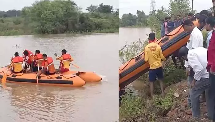బ్రేకింగ్.. బైక్తో సహా మత్తడిలో కొట్టుకుపోయిన ప్రేమ జంట బ్రేకింగ్.. బైక్తో సహా మత్తడిలో కొట్టుకుపోయిన ప్రేమ జంట