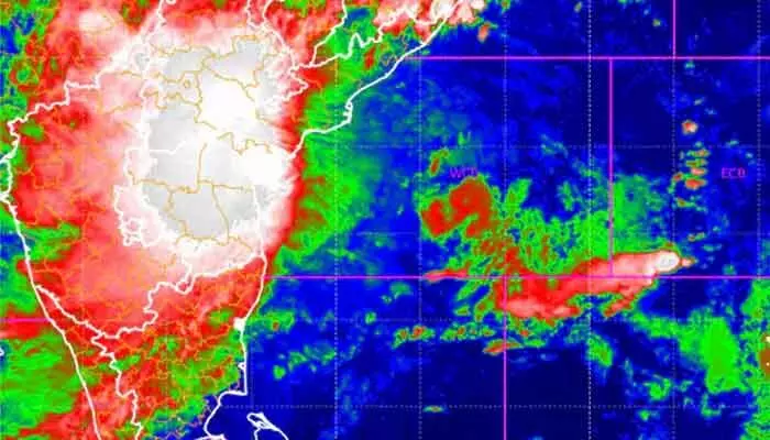 మరింత బలహీనపడిన మొంథా తుపాను మరింత బలహీనపడిన మొంథా తుపాను