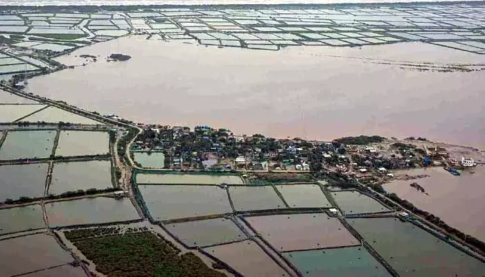 Cyclone Montha Effect: రాష్ట్రంలో రూ.5,265 కోట్ల ఆస్తి, పంటనష్టం Cyclone Montha Effect: రాష్ట్రంలో రూ.5,265 కోట్ల ఆస్తి, పంటనష్టం