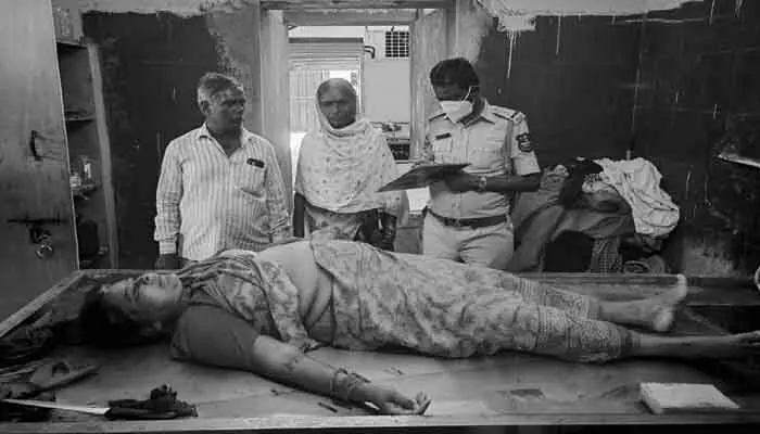 అత్తా కోడళ్ల మధ్య గొడవ.. అత్త ఆత్మహత్య..! అత్తా కోడళ్ల మధ్య గొడవ.. అత్త ఆత్మహత్య..!