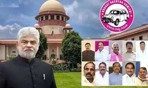 ఎమ్మెల్యేల అనర్హత పిటిషన్లపై విచారణకు కోర్డును గడువు కోరిన స్పీకర్