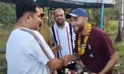 పహల్గామ్ హీరోకి ఘన స్వాగతం