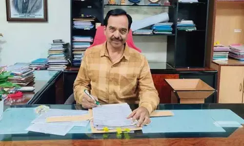 TG: సాయంత్రం రిటైర్మెంట్.. మధ్యాహ్నం పోస్టింగ్