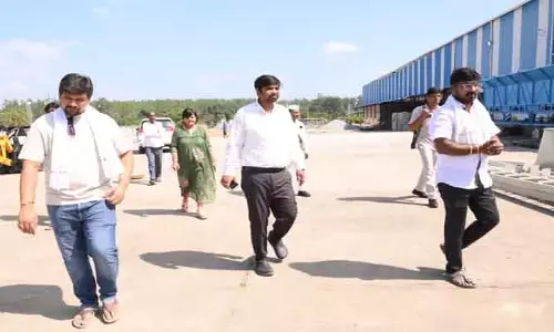 విద్యార్థుల ఆరోగ్యం పై శ్రద్ధ చూపాలి :  కలెక్టర్ కుమార్ దీపక్