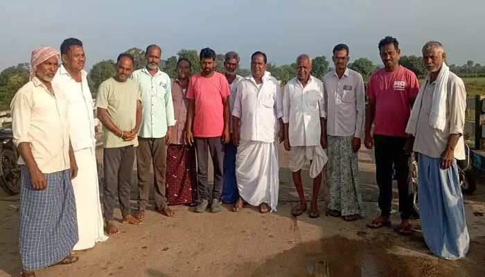 ఆంక్షలు లేకుండా పంటలను కొనుగోలు చేయాలి : రైతులు ఆంక్షలు లేకుండా పంటలను కొనుగోలు చేయాలి : రైతులు