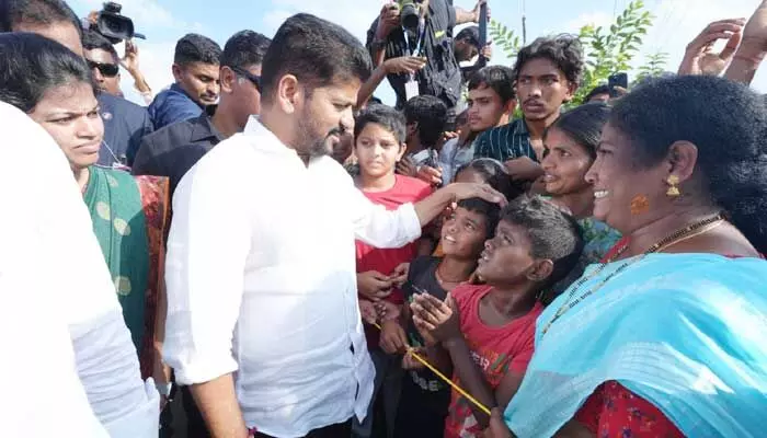 రూ.5 లక్షల పరిహారం అందించాలని TG సర్కార్ నిర్ణయం రూ.5 లక్షల పరిహారం అందించాలని TG సర్కార్ నిర్ణయం