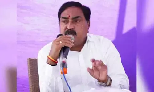 రేవంత్.. తుపాకీ వెంకట్రావులా మభ్యపెడుతుండు: ఎర్రబెల్లి దయాకర్‌రావు సెటైర్లు
