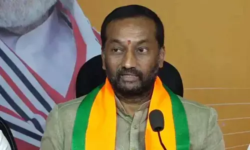 కేసీఆర్ కుటుంబం నుంచి ఎన్ని కోట్లు కక్కించారు? కాంగ్రెస్ కు ఎంపీ రుఘునందన్ రావు ప్రశ్న