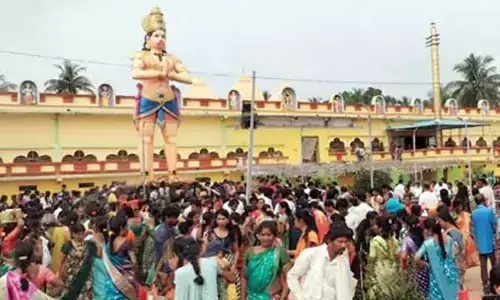 పోలీసులకు అందుకే సమాచారమివ్వలేదు.. తొక్కిసలాట ఘటనపై స్పందించిన ఆలయ నిర్వాహకుడు