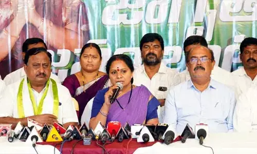 నేను వాళ్ల, వీళ్ల బాణం కాదు.. తెలంగాణ ప్రజల బాణం : కల్వకుంట్ల కవిత హాట్ కామెంట్స్