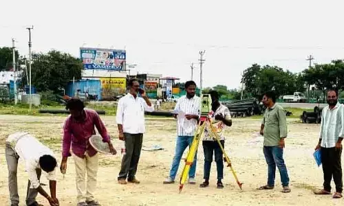 ఎట్ట‌కేల‌కు అడ్డంకుల‌ను అధిగ‌మించి సుంద‌రీక‌ర‌ణ ప‌నుల‌కు మార్క్..!