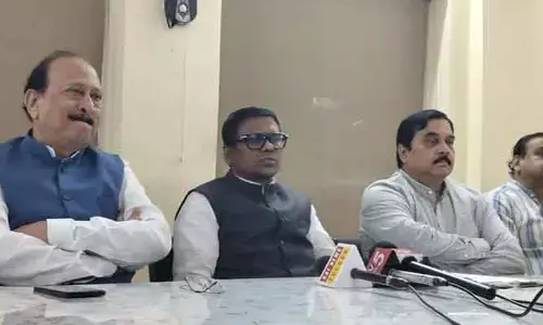 పరీక్షలన్నీ వాయిదా వేయండి : యూనివర్సిటీలకు రమేష్ బాబు సూచన