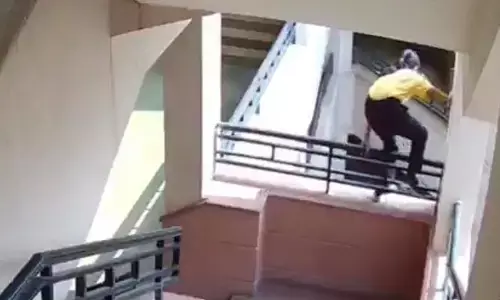 Caught On Camera: స్కూల్‌పై నుంచి దూకి 6వ తరగతి విద్యార్థిని మృతి