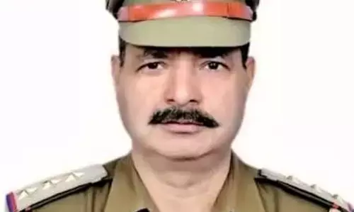 మాజీ ఇన్‌స్పెక్టర్ అక్రమార్జన.. మూడు ఇండ్లు, లగ్జరీ ఫామ్ హౌజ్, 15 ప్లాట్లు, బీరువాల్లో నోట్ల కట్టలు, ఆభరణాలు