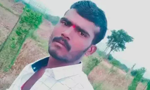 వ్య‌క్తి ఆత్మ‌హ‌త్య