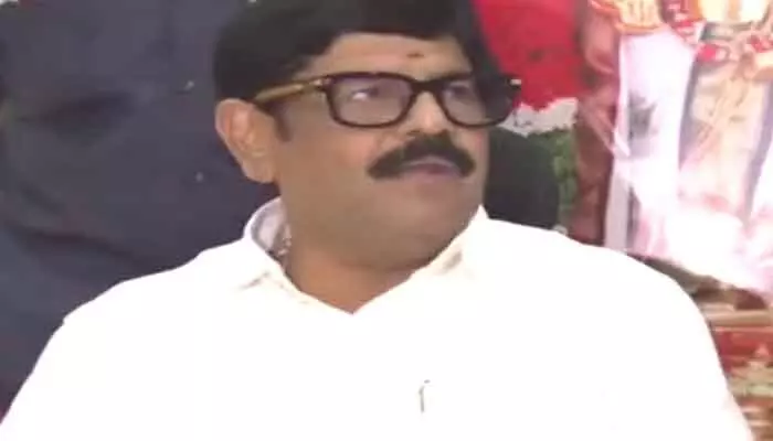 కాశీబుగ్గ తొక్కిసలాట.. నిర్మాణకర్త ఆశయం గొప్పదే.. కానీ : మంత్రి ఆనం కాశీబుగ్గ తొక్కిసలాట.. నిర్మాణకర్త ఆశయం గొప్పదే.. కానీ : మంత్రి ఆనం