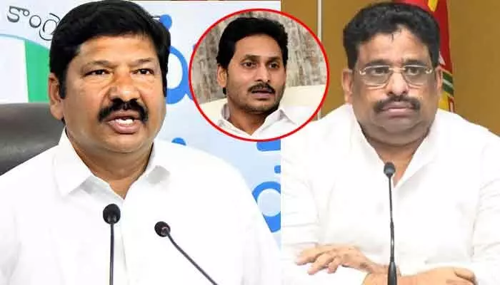 Liquor Case: తెరపైకి మరో కీలక నేత పేరు..? Liquor Case: తెరపైకి మరో కీలక నేత పేరు..?